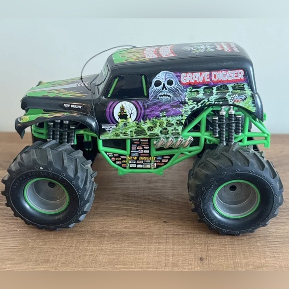 New Bright Remote Control Grave Digger Monster Truck No Remote Untested As Is - Picture 2 of 9